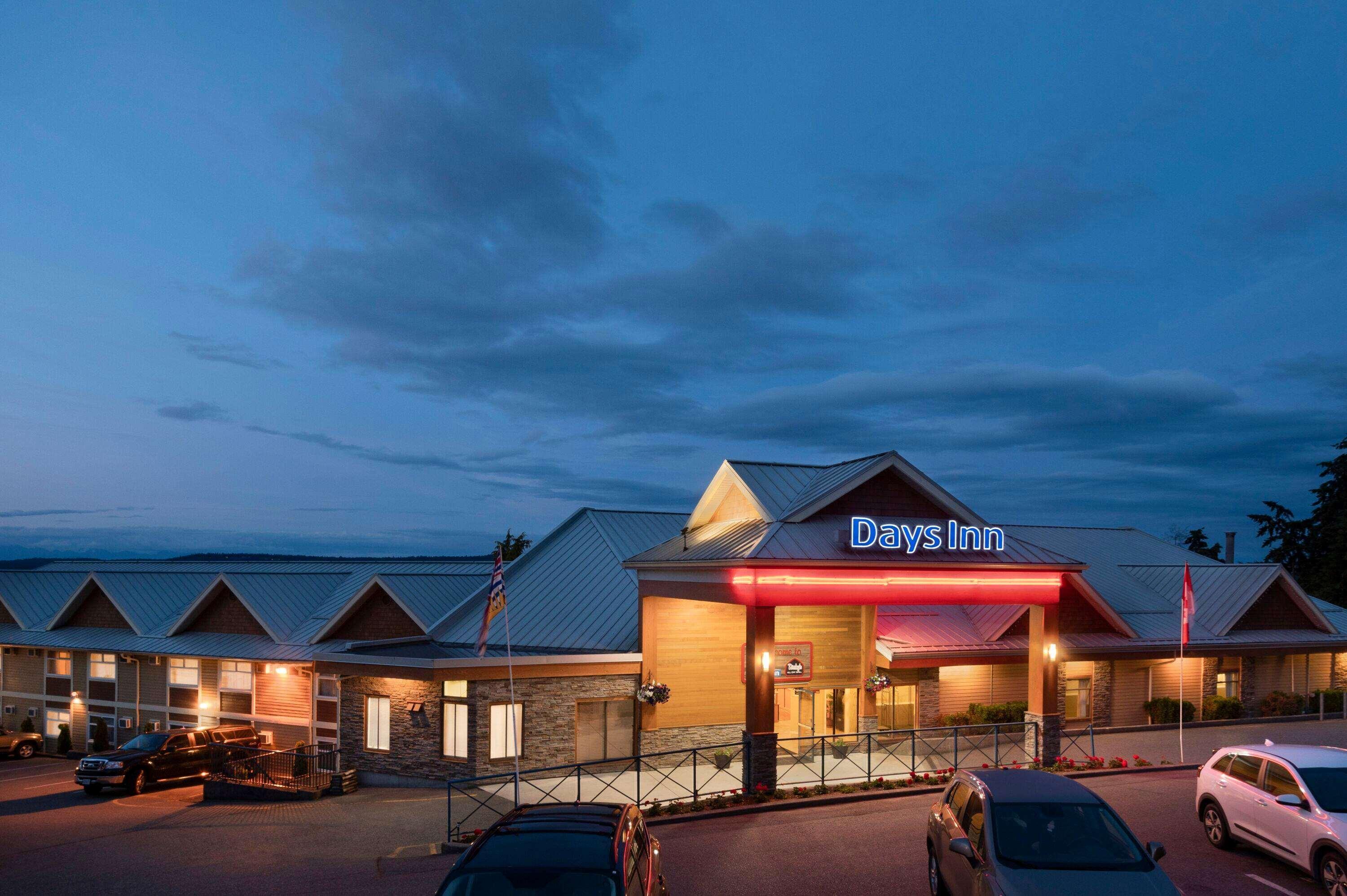 Days Inn By Wyndham נאנאימו מראה חיצוני תמונה